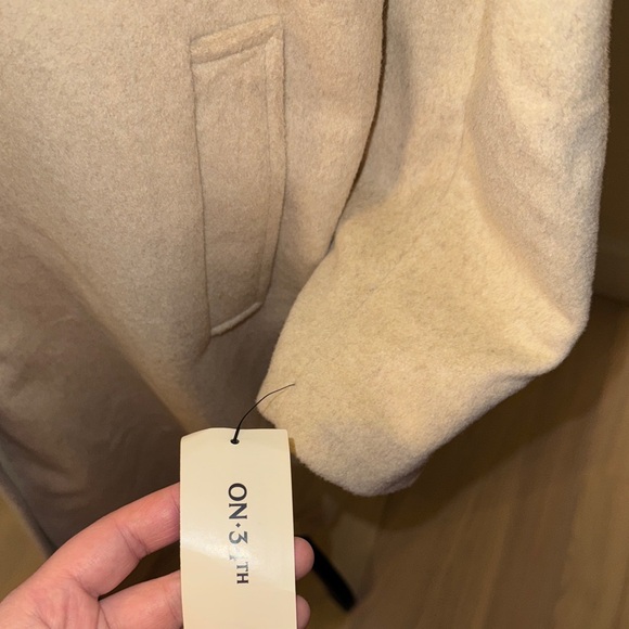 Elegant Women's Tan Trench Coat - Picture 2 of 14